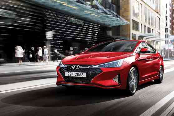 Quick and mean: Hyundai unleashes the 2019 Elantra Sport image