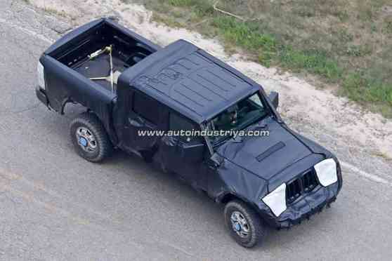 2019 Jeep Wrangler pickup to debut in LA, likely named 'Gladiator' image