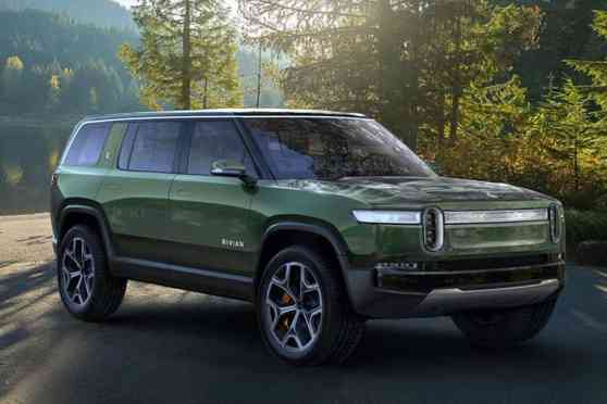 All-electric Rivian R1S SUV debuts with 754 PS image