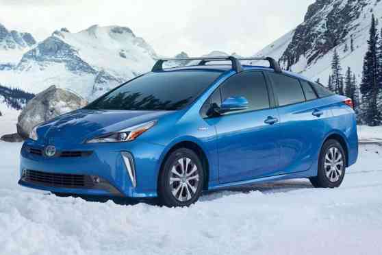Toyota updates 2019 Prius with electric AWD, mild facelift image