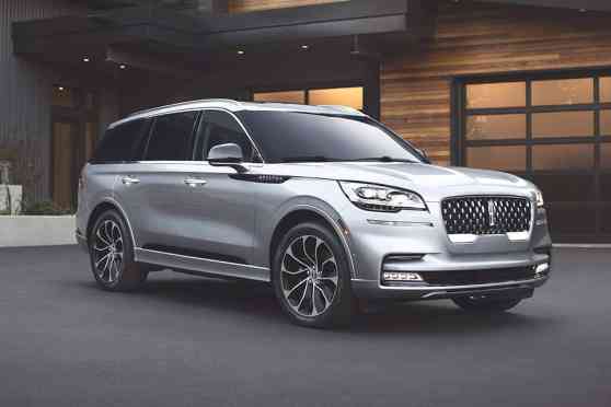 2020 Lincoln Aviator looks like something from Chrysler or Infiniti image