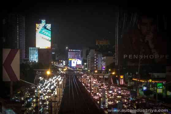 Proposed traffic law can open village roads, close shops for obstructing flow image