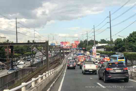 MMDA suggests 'road diet' as solution to EDSA traffic congestion image