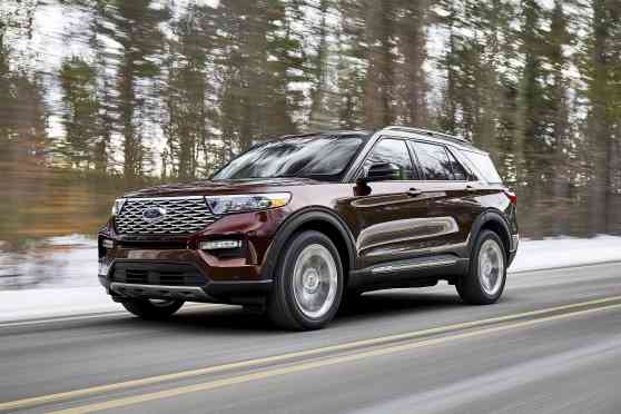 2020 Ford Explorer goes back to RWD, gets new ten-speed auto image