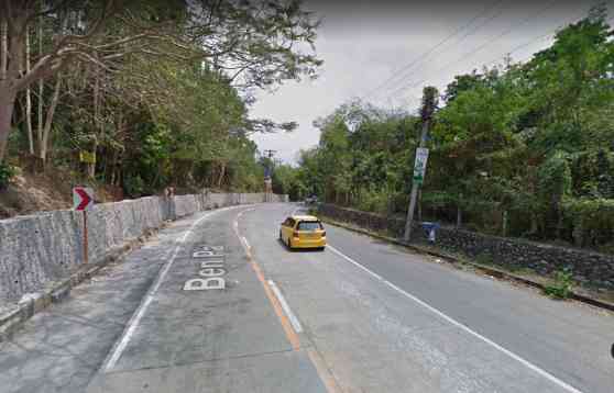 DPWH conducting road repairs along Marcos Highway going to Baguio image