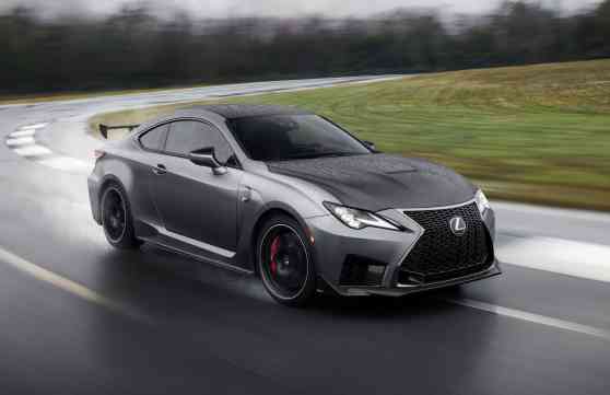 Lexus keeps the V8 faith with 478 hp 2020 RC F coupe image
