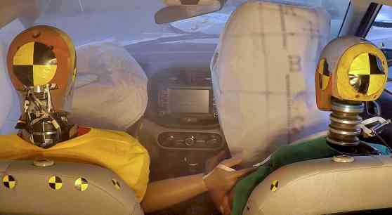 Hyundai wants to save more lives with new multi-collision airbag tech image