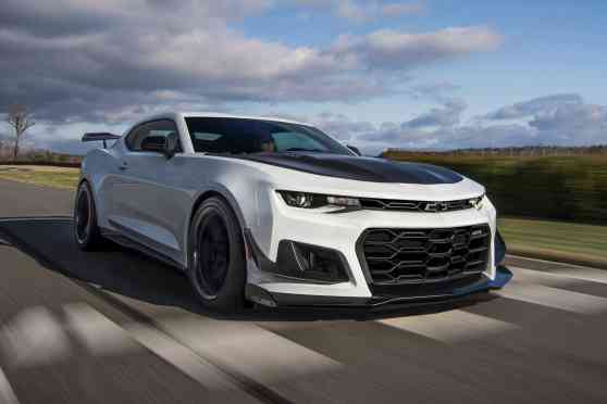 Chevrolet adds 10-speed auto for upgraded Camaro ZL1 1LE image