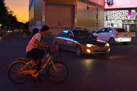 Drivers must overtake cyclists with care, says new Congress bill image