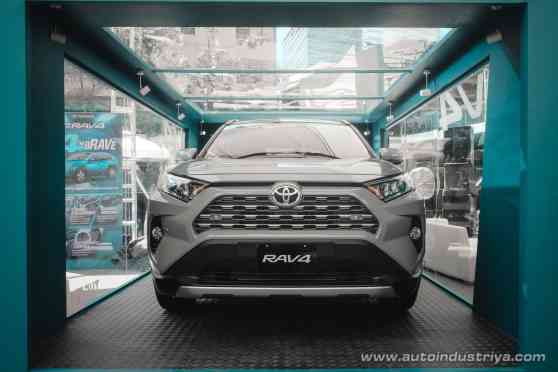 Can 2019 Toyota RAV4 really be 30% more fuel efficient than before? image