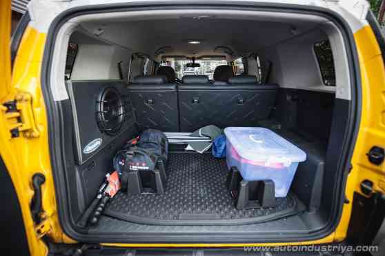 Sparking Joy: 5 Steps to 'Marie Kondo' Your Car image