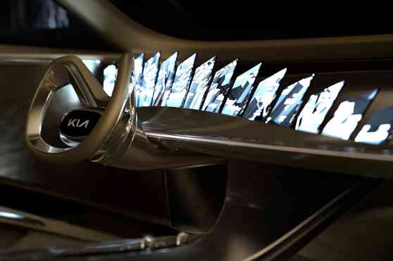 The steering wheel on this Kia concept is straight out of Star Trek image