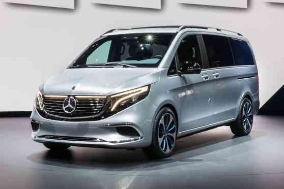 Mercedes-Benz Concept EQV could be an electric Alphard fighter image