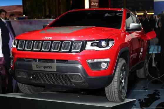 Jeep joins electric revolution with plug-in hybrid Renegade, Compass image