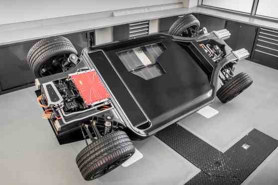 Williams wants affordable, durable carbon fiber for all image