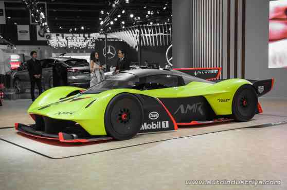 The Aston Martin Valkyrie AMR Pro looks absolutely gorgeous up close image