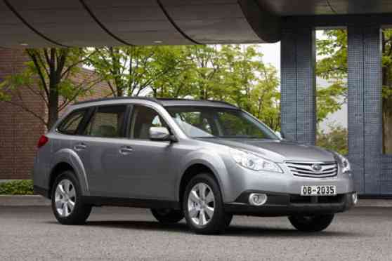 Subaru Outback Named Motor Trend 2010 Sport/Utility of the Year image