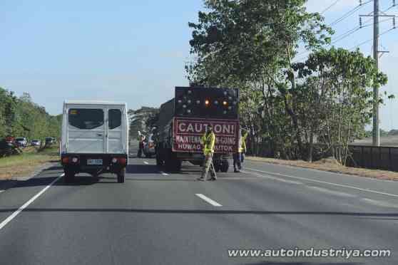 Heads up: Several portions of NLEX, SCTEX undergoing repairs image