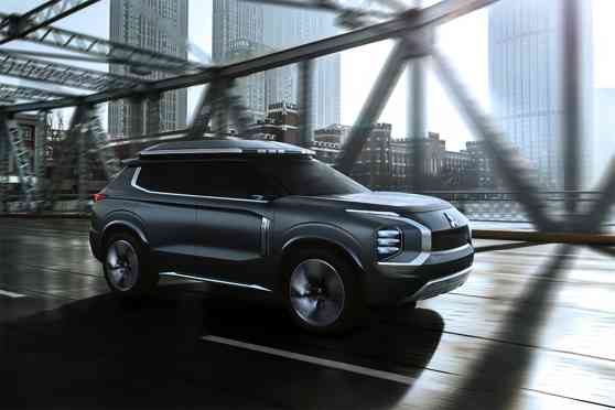 Mitsubishi e-Yi is the Chinese name for Engelberg Tourer concept image