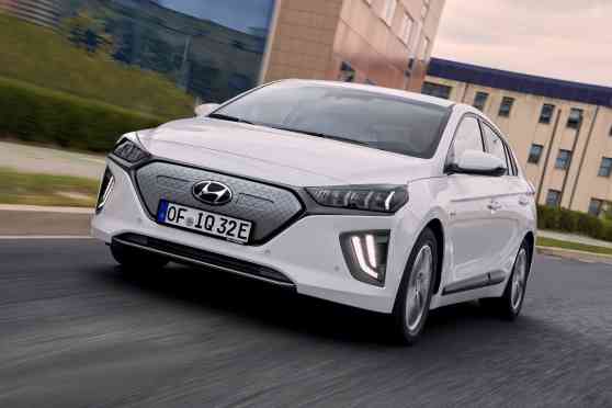2020 Hyundai Ioniq Electric gets bigger batteries, styling updates image