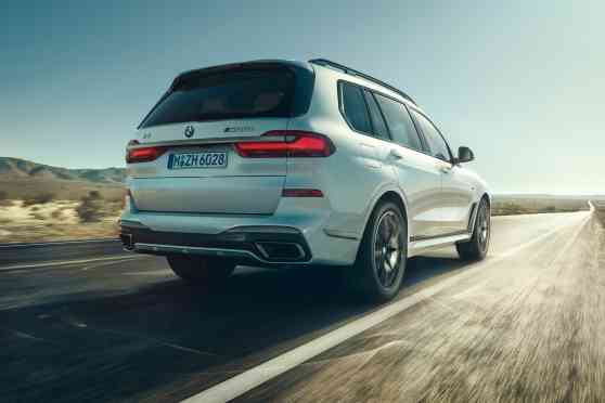 M50i variants of BMW X5, X7 prove big powerful SUVs are still cool image