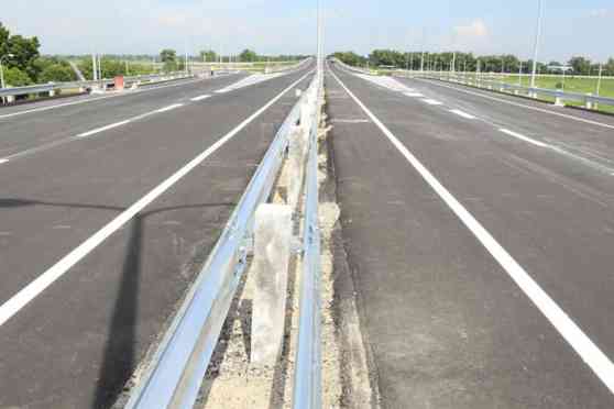 First 4.1 km section of CLLEX is 97% complete, says DPWH image