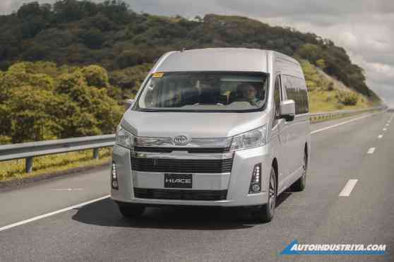 2019 Toyota Hiace GL Grandia Tourer image