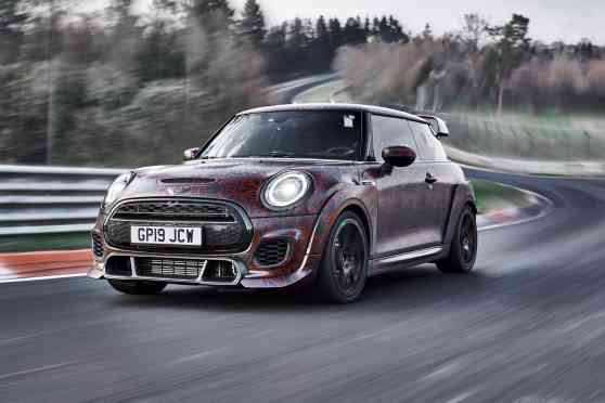 Fastest production Mini laps the Nurburgring in less than 8 minutes image