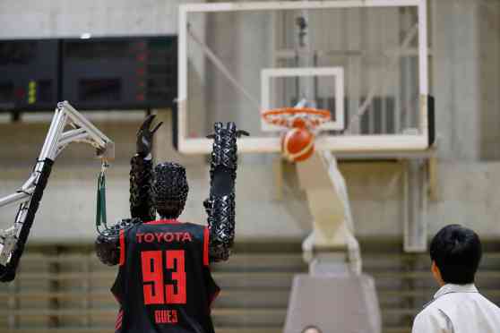Toyota is building a robot that can play basketball Toyota is building a robot that can play basketball image