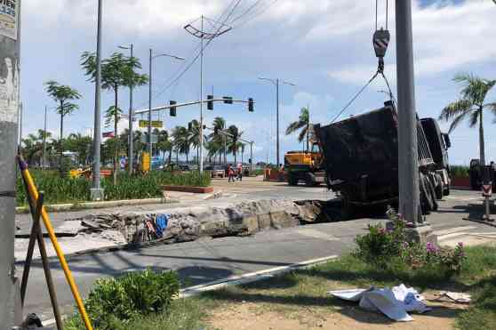 DPWH will not repair collapsed road on Roxas Boulevard just yet image