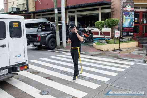Baguio City wants to ban texting while walking image