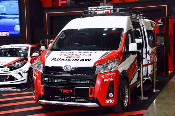 This Toyota Hiace is TRD's new off-road rally support vehicle image