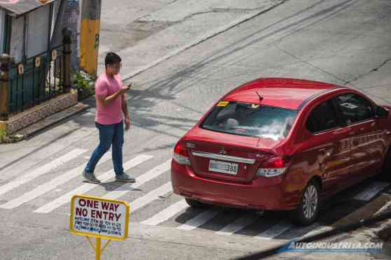 Like Baguio, Davao wants to ban mobile phones while walking too image