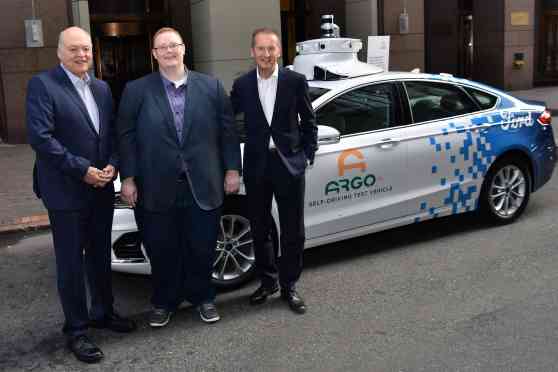 Volkswagen, Ford team up to stir EV market, self-driving tech image
