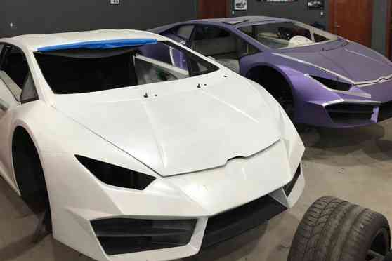 Cops raid warehouse full of fake Ferraris and Lamborghinis image