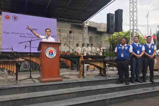 Manila traffic enforcers regularized for refusing bribes image