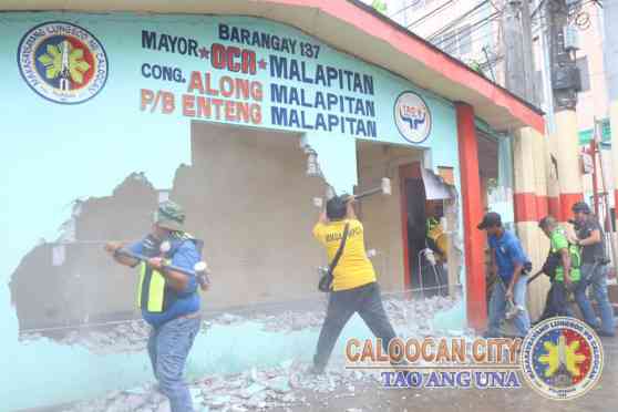 Caloocan, San Juan City join MMDA drive to clear road obstructions image
