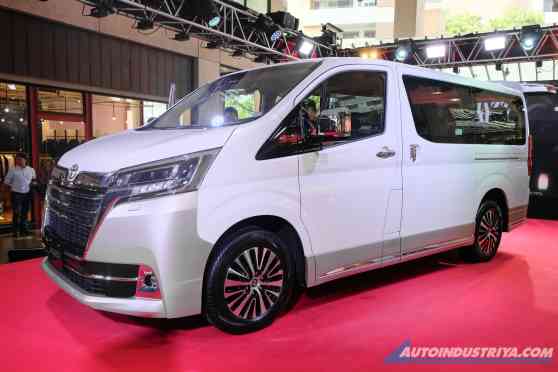 Toyota PH wants to sell 400 Hiace Super Grandia units monthly image