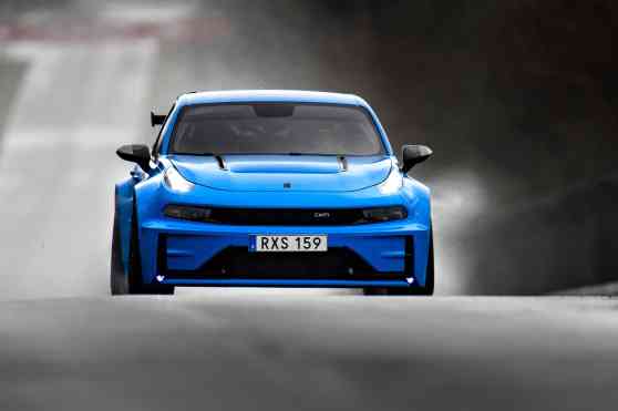 Chinese car is new N&uuml;rburgring FWD, four-door record holder image