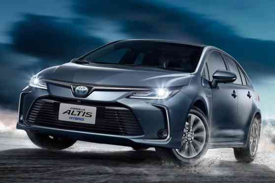 Here are all the prices for 2020 Toyota Corolla Altis including the Hybrid image