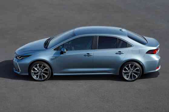 Here are the specs of the 2020 Toyota Corolla Altis image