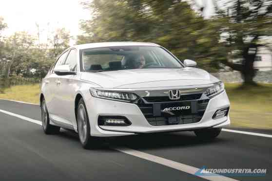 2020 Honda Accord wants to be loved at first drive image