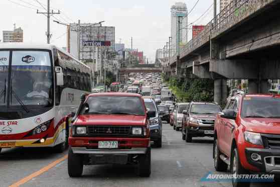 SMC proposing 10-lane elevated roadway above EDSA image