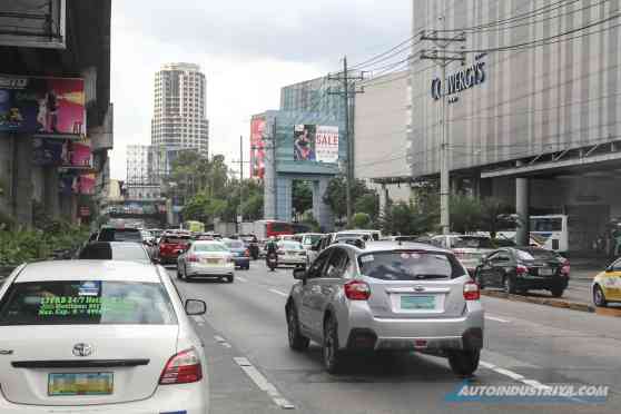 MMDA to malls: Please don't hold sale events on weekdays image