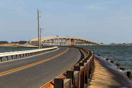 SMC wants to build bridge to connect Boracay to Caticlan image