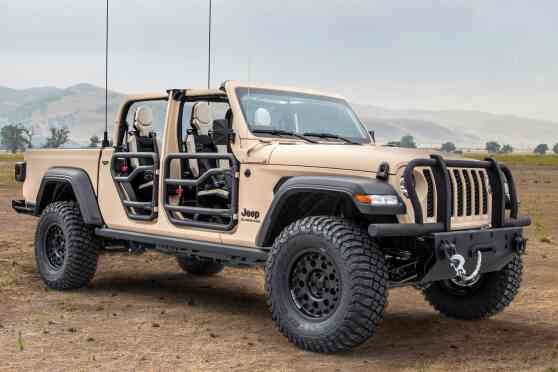 This Jeep Gladiator concept looks ready for duty image
