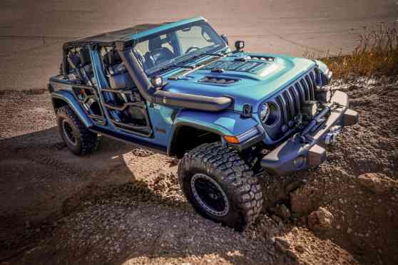 We want to hit the trails with this Mopar Jeep Wrangler image