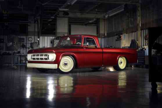 Mopar goes old school with sleek Lowliner concept image