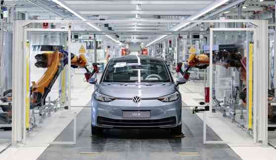 Volkswagen starts production of ID.3 electric vehicle image