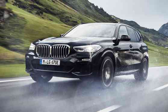 BMW says 2020 X3 plug-in hybrid does 47 km per liter of gas image